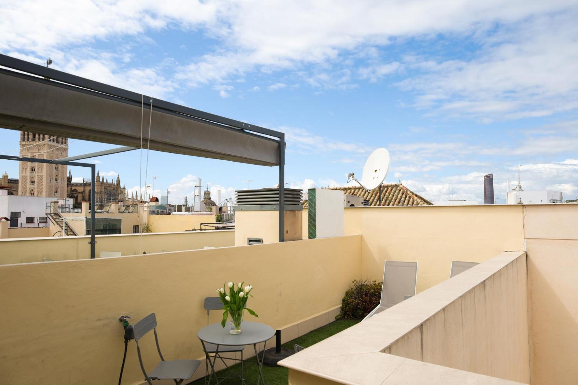 Guzman El Bueno Suites Seville Ngoại thất bức ảnh
