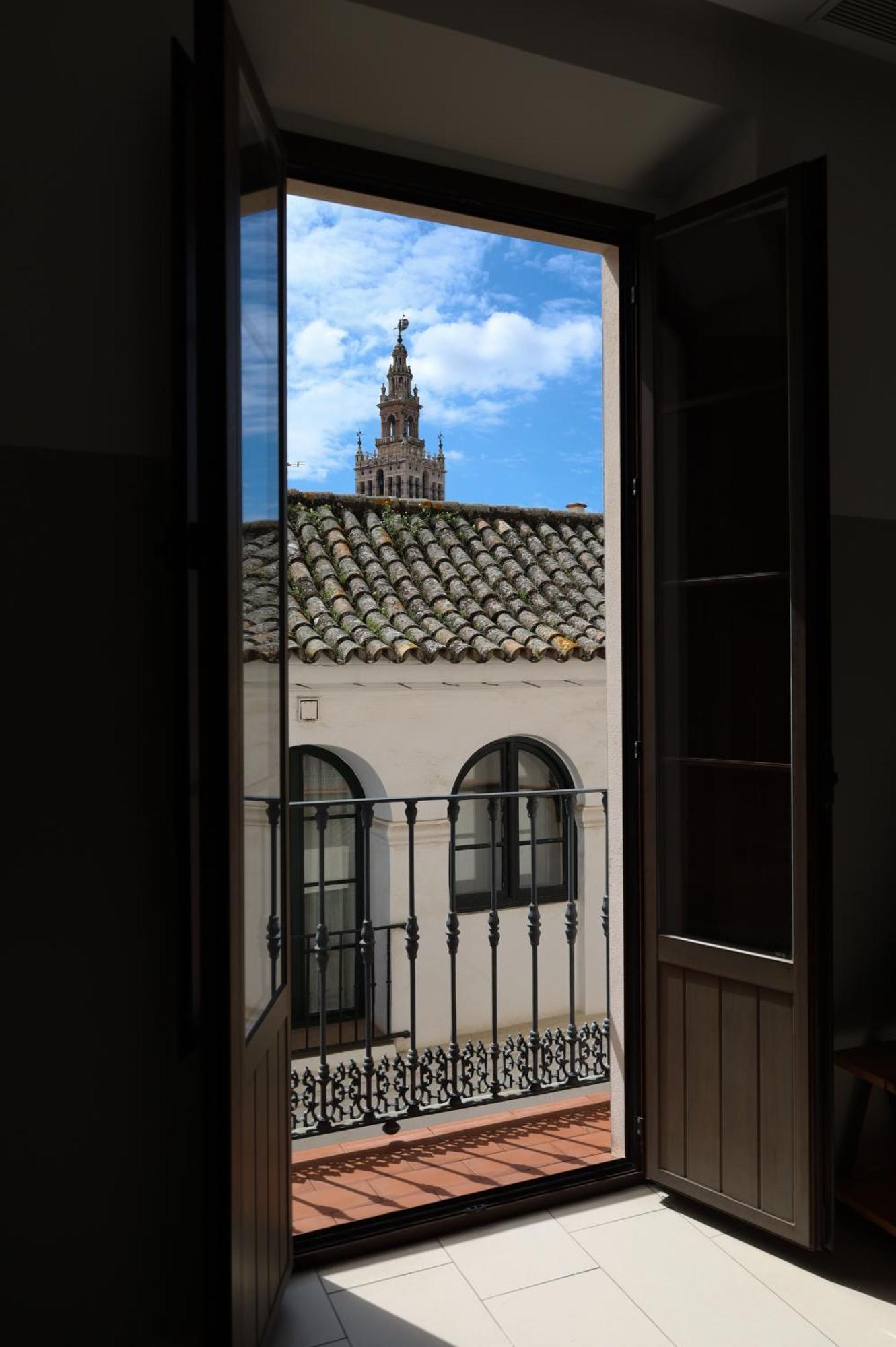 Guzman El Bueno Suites Seville Ngoại thất bức ảnh