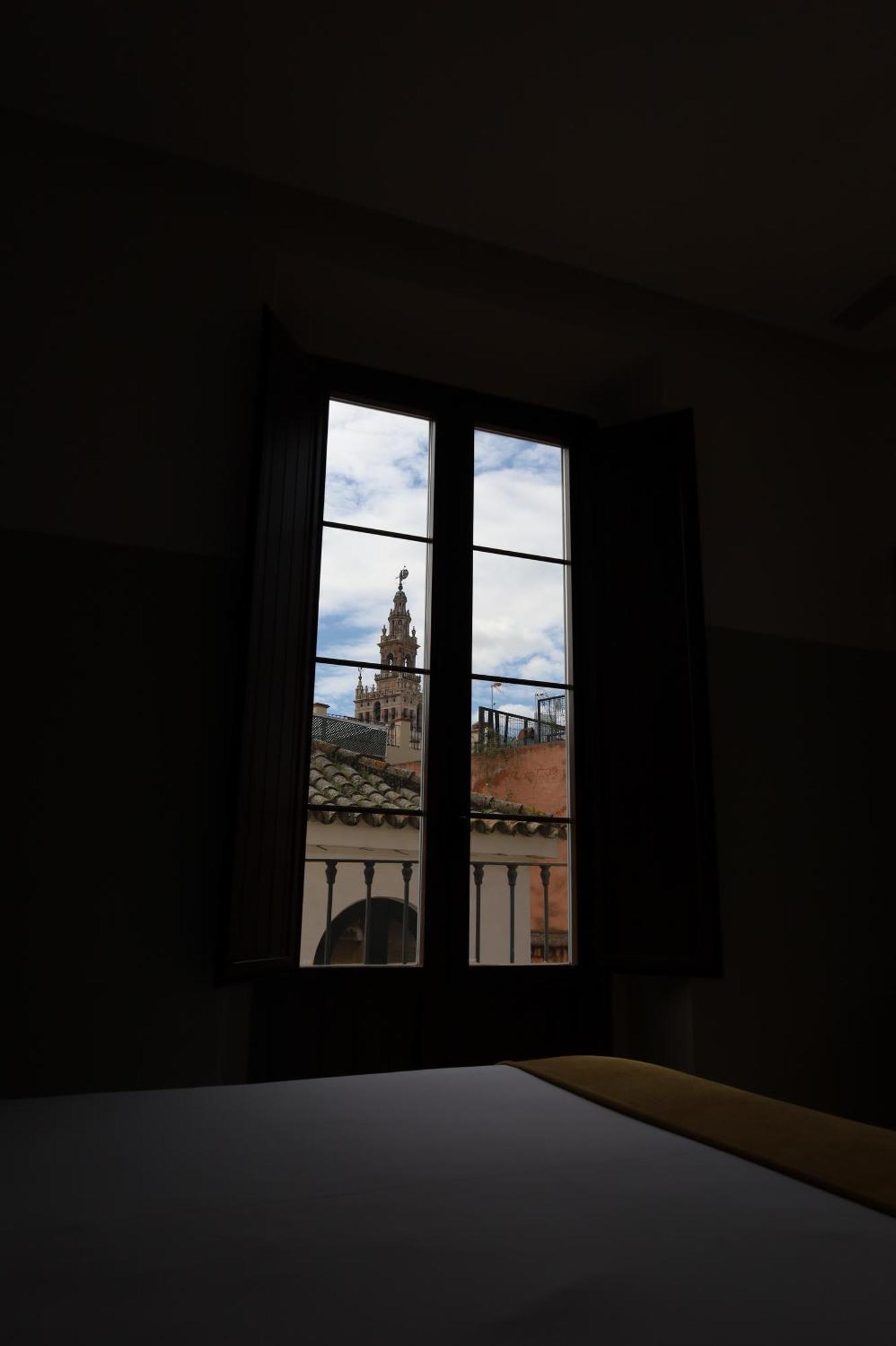 Guzman El Bueno Suites Seville Ngoại thất bức ảnh